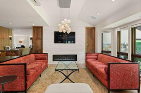 Luxurious Townhome with Fanny Hill and Ski Access by The Woodrun V Townhouses